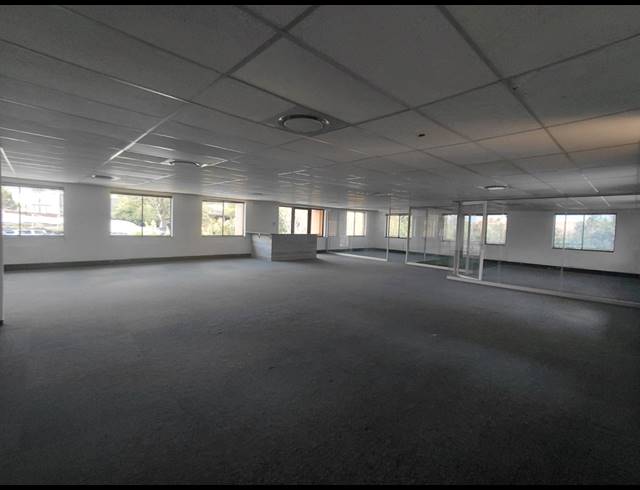 290M² OFFICE TO LET IN BRYANSTON